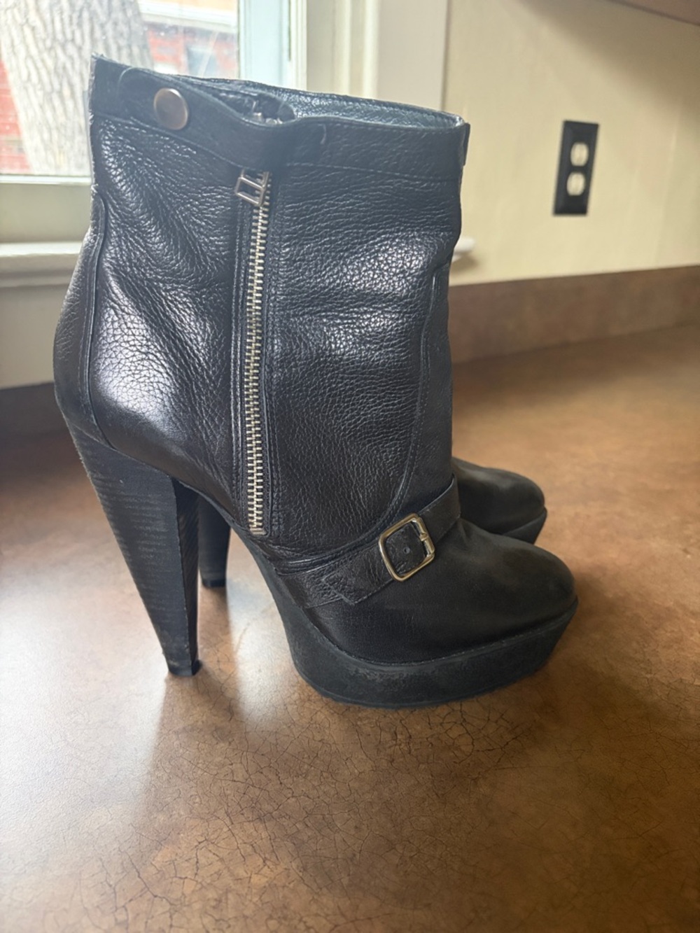 Pour La Victoire Moto Biker Boots Bootie Black Heel 10